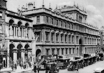 Eingang zur Burlington Arcade und das Haus der Royal Academy, Piccadilly, 1926-1927