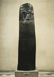 Codex Hammurapi: Der Gott Schamasch diktiert Hammurapi, dem König von Babylon, seine Gesetze, gefunden in Susa, Iran, um 1750 v. Chr.