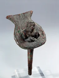 Mesopotamien: Gründungsfigur (Nagel und seine Kupferstütze) von Ur Nanshe, Prinz von Lagash, 2800 v. Chr.