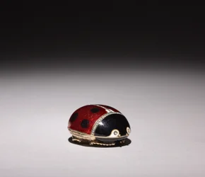 Marienkäferdose, Firma Peter Carl Fabergé