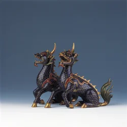 Paar sitzende Qilin