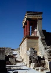Minoische Kunst: Blick auf den Nordeingang des Palastes von König Minos in Knossos. 1600-1400 v. Chr. Kreta