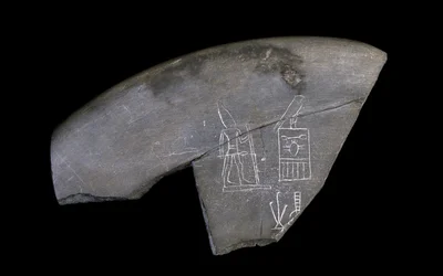 Fragment einer beschrifteten Steinschale, ca. 3285 v. Chr.