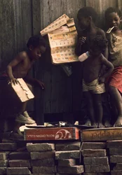 Kinder einer mittellosen Familie in Beulah, MS, einer Stadt im Mississippi-Delta, die als r...