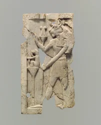Möbelplakette mit Löwenkopf-Figur, ca. 8.-7. Jahrhundert v. Chr.