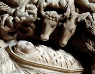Kunst und gotische Architektur: die Geburt Christi - Detail der Basreliefs des Marmorpults, das Nicola Pisano zwischen 1266 und 1268 schuf