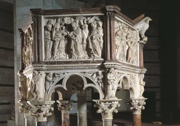 Italien, Toskana, Pisa, Piazza dei Miracoli, Taufkirche des Hl. Johannes, Kanzel von Nicola Pisano