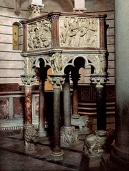 Marmorkanzel einer Kirche, im Baptisterium von Pisa 1260 (Flachrelief)