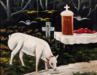 Ein Osterlamm und Ostertisch mit fliegenden Engeln