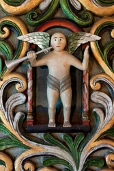 Engel mit einer Trompete, Detail des Altars, Mo I Rana Kirche