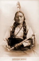 Porträt von Sitting Bull mit Calumet