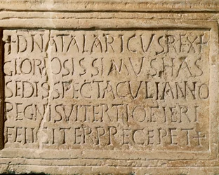Barbarische Zivilisation: Inschrift aus der Regierungszeit von König Ostrogoth Athalaric