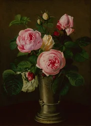 Rosen in einer Zinnvase