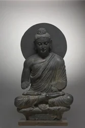 Sitzender Buddha aus Gandhara, Kuschana-Zeit, 1. Hälfte des 3. Jahrhunderts