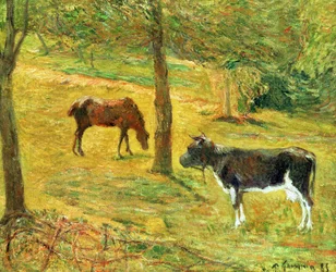 Pferd und Kuh auf einer Wiese