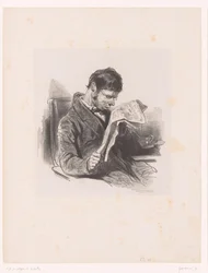 Mann mit Brille liest die Zeitung