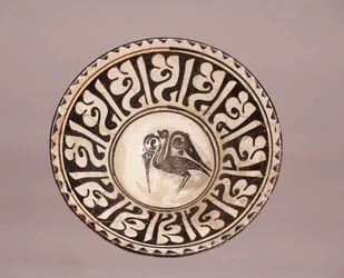 Schüssel (mit Vogelmotiv)