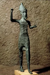 Phönizien: Bronzefigurine eines Gottes. Im Meer bei Selinunt (Selinunte), Sizilien, gefunden. 14.-13. Jahrhundert v. Chr. Palermo, Museo Archeologico Nazionale