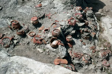 Zivilisation der Phönizier: Überreste von Vasen, Fundort der punischen Stadt Sulcis