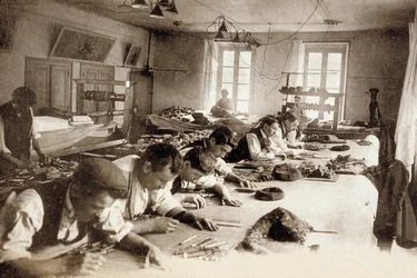 Aubusson-Teppichfabrik, Frankreich, ca. 1900 (s/w Foto)