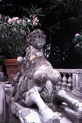 Gartenschmuck in Form einer Sphinx, ca. 1550 (Stein)