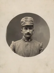 Album "Die GM R. Armee (Erster Weltkrieg)": Soldat des 180. Regiments der Territorialmiliz (s/w Foto)