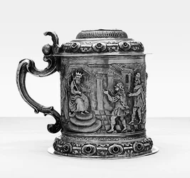 Bierkrug, die Seiten mit Szenen aus dem Leben von Joseph, Danzig, ca. 1690 (teilvergoldetes Silber)
