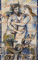 Azulejo-Fliesen in den Palastgärten mit Darstellungen von Meerestieren