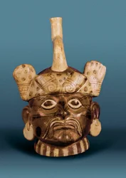 Präkolumbianische Zivilisation: Keramikvase mit Porträt, aus Peru