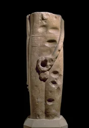 Skulptur des Gottes Min, Hierakonpolis, möglicherweise ca. 4000 v. Chr. (Sandstein)