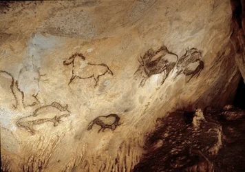 Prähistorisch: „Bison und Pferde“ Felsmalerei des oberen Paläolithikums (Magdalénien) (13000 Jahre) Steinzeit Höhle von Santimamine, Guernica, Spanien