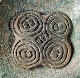 Prähistorisch: Siegel oder Siegel (Pintadera) dekoriert mit einer Spirale aus der Nekropole von Arene Candide (Finale Ligurien), Ligurien. Mittleres Neolithikum, Steinzeit. Genua, Museo di Archeologia Ligure