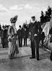 König Haakon VII. von Norwegen mit seiner Frau Königin Maud