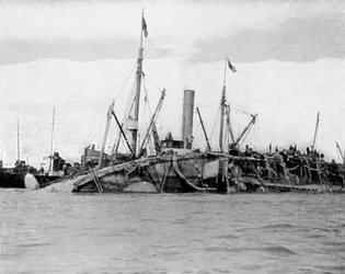 Das Heben der HMS Gladiator, 1908