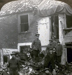 Zerstörung durch deutsche Zeppelin-Bomben, Erster Weltkrieg