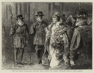Nach dem Empfang Ihrer Majestät, Debütantinnen passieren das Vestibül, Buckingham Palace, zu ihren Kutschen