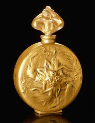 Rosace-Figuren auf einer Duftflasche