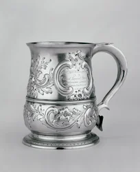 Becher mit Henkel, 1740-41, graviert ca. 1845