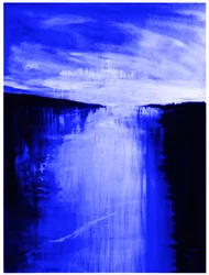 Tiefblauer Flusslauf