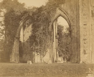 Glastonbury Abbey, Bögen des Nordschiffs