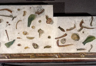 „Asarotos“ (unsauberer Boden) Fragmente eines Mosaiks signiert von Harakliton aus Rom, 2. Jahrhundert n. Chr., Rom