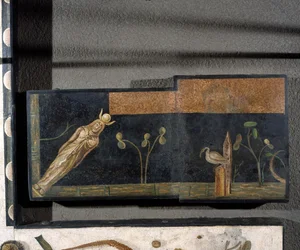 „Asarotos“ (ungesäuberter Boden) Mosaikfragmente signiert von Harakliton aus Rom, 2. Jahrhundert n. Chr.
