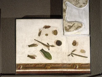„Asarotos“ (Boden ungesäubert) Fragmente eines Mosaiks, signiert von Harakliton aus Rom, 2. Jahrhundert n. Chr., Rom