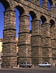 Detail des römischen Aquädukts (Foto)