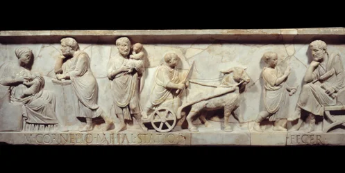 Fragment des Sarkophags von Marcus Cornelius Statius um 150 n. Chr. - Antikes Rom: Gesicht eines römischen Sarkophags