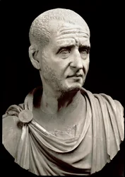 Marmorbüste von Trajan Decius (200-251 n. Chr.)