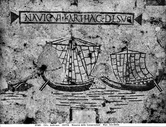 Pflasterdetail vom Piazzale dell Corporazioni, das eine nautische Szene darstellt (Mosaik)