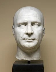 Porträt eines Isis-Priesters, frühes 2. Jahrhundert n. Chr. (Prokonnesischer Marmor)