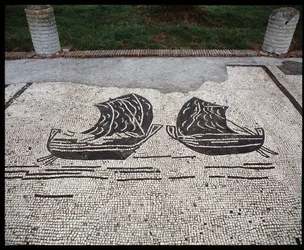 Römische Kunst: „Schiffe“ Mosaik der Corporation des gens de la mer, Place des Corporations