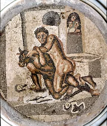 Römische Kunst: „Theseus kämpft gegen den Minotauros“. Mosaik von der Ausgrabungsstätte Pompeji. 1. bis 3. Jahrhundert n. Chr. Neapel, Museo Archeologico Nazionale